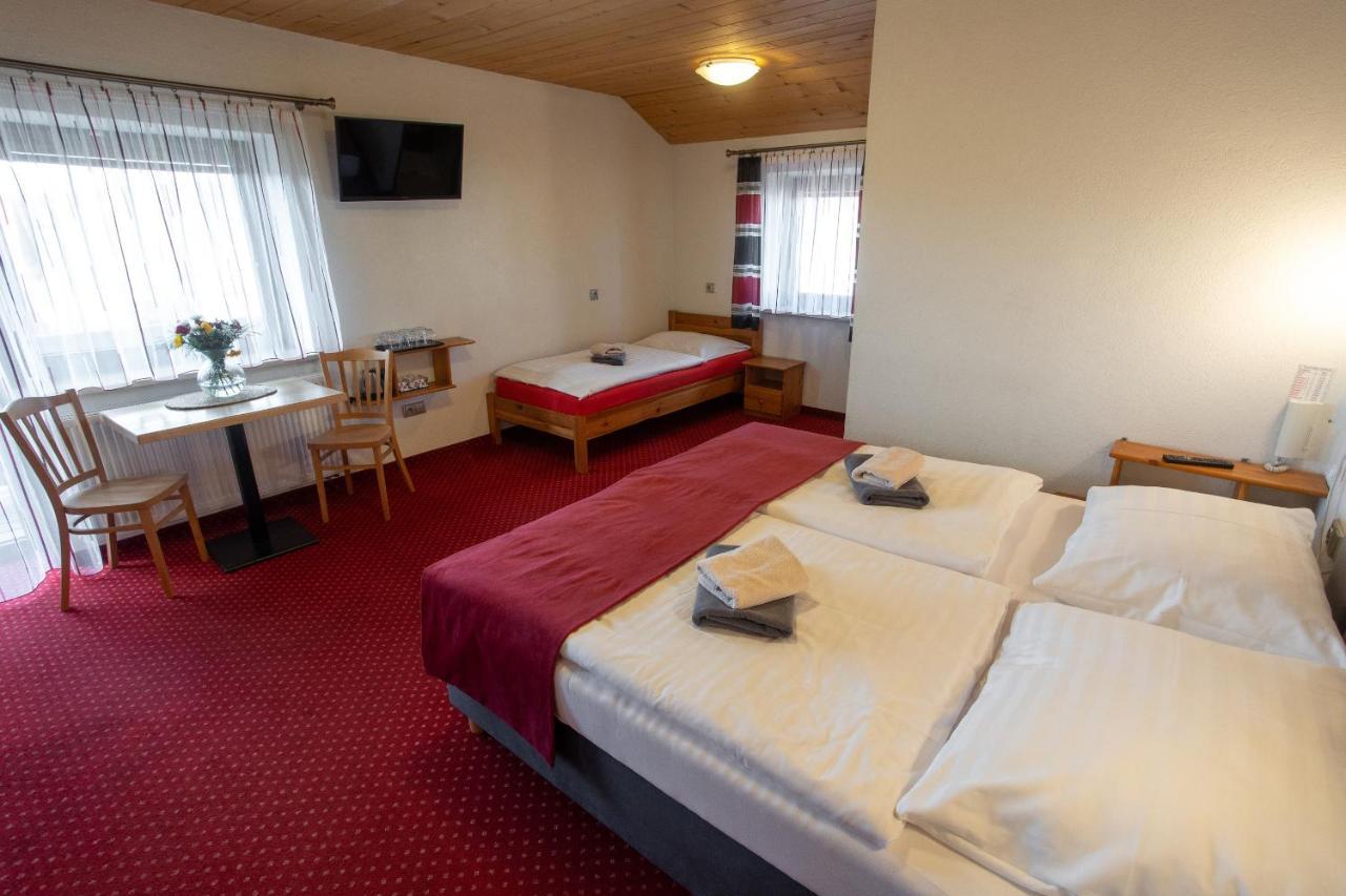 Hotel Wellness & Restaurant U Fandy Lhotka  Esterno foto