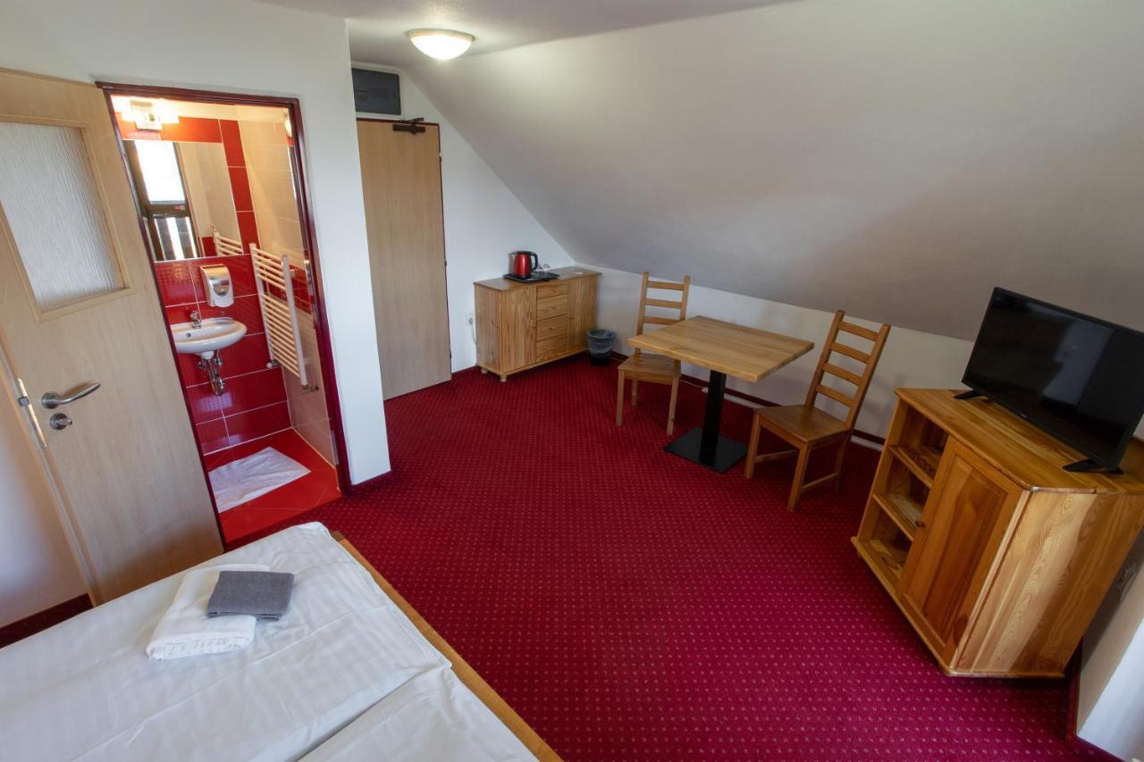 Hotel Wellness & Restaurant U Fandy Lhotka  Esterno foto