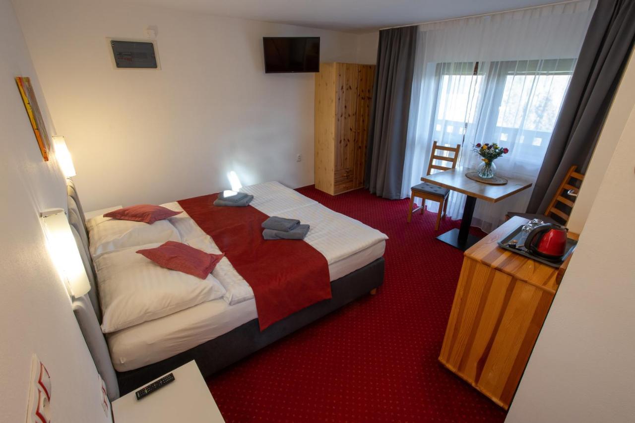Hotel Wellness & Restaurant U Fandy Lhotka  Esterno foto