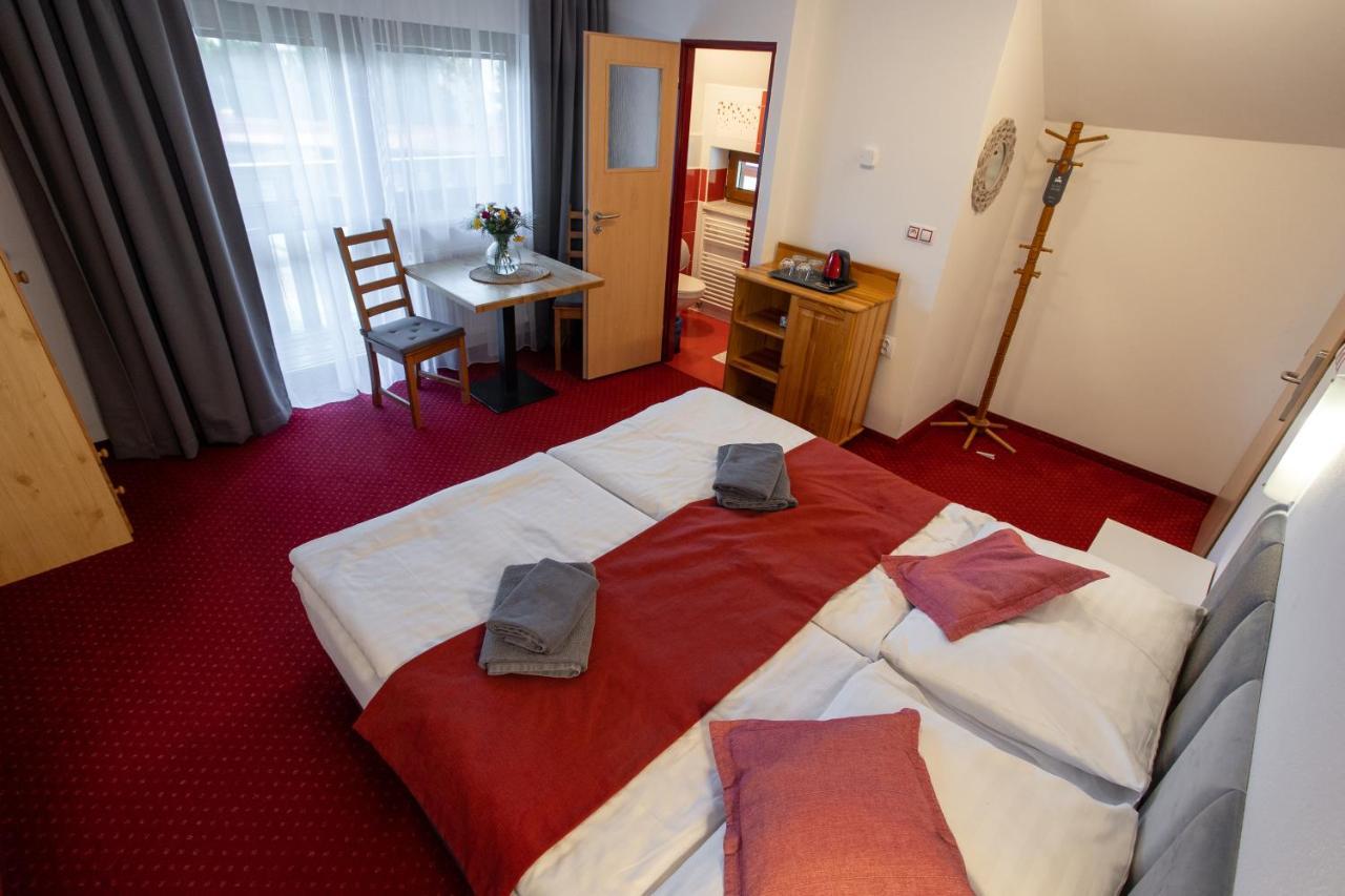 Hotel Wellness & Restaurant U Fandy Lhotka  Esterno foto