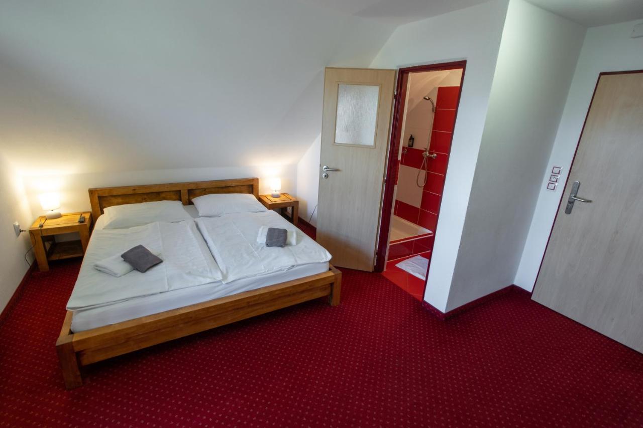 Hotel Wellness & Restaurant U Fandy Lhotka  Esterno foto