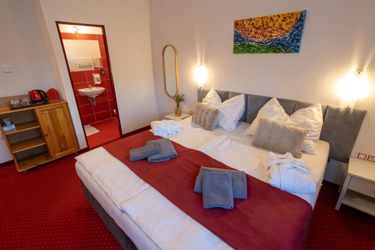 Hotel Wellness & Restaurant U Fandy Lhotka  Esterno foto