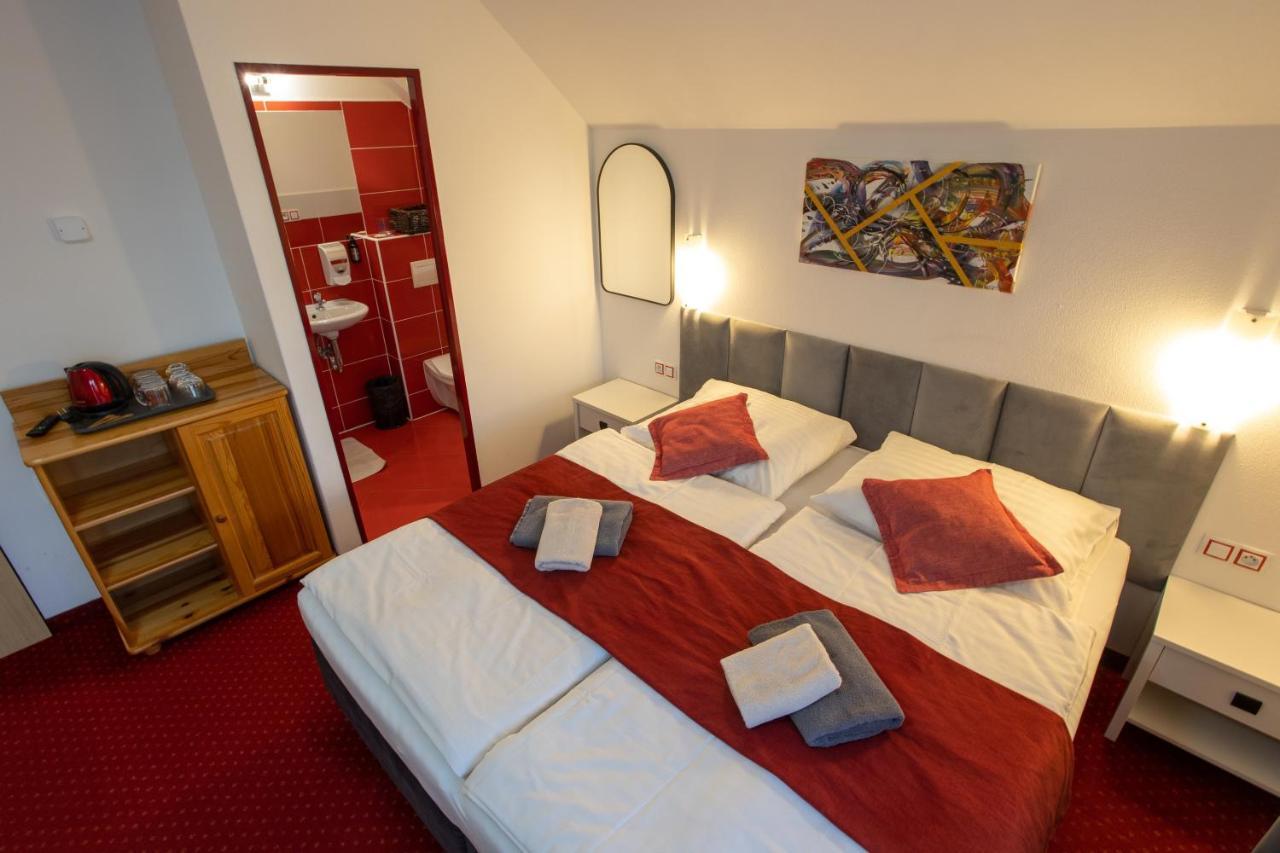 Hotel Wellness & Restaurant U Fandy Lhotka  Esterno foto