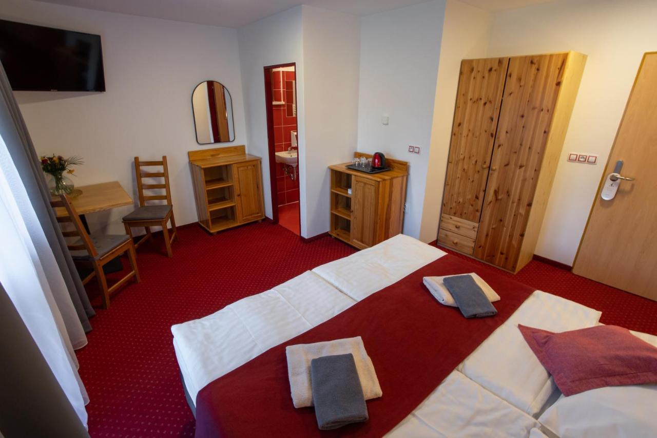 Hotel Wellness & Restaurant U Fandy Lhotka  Esterno foto