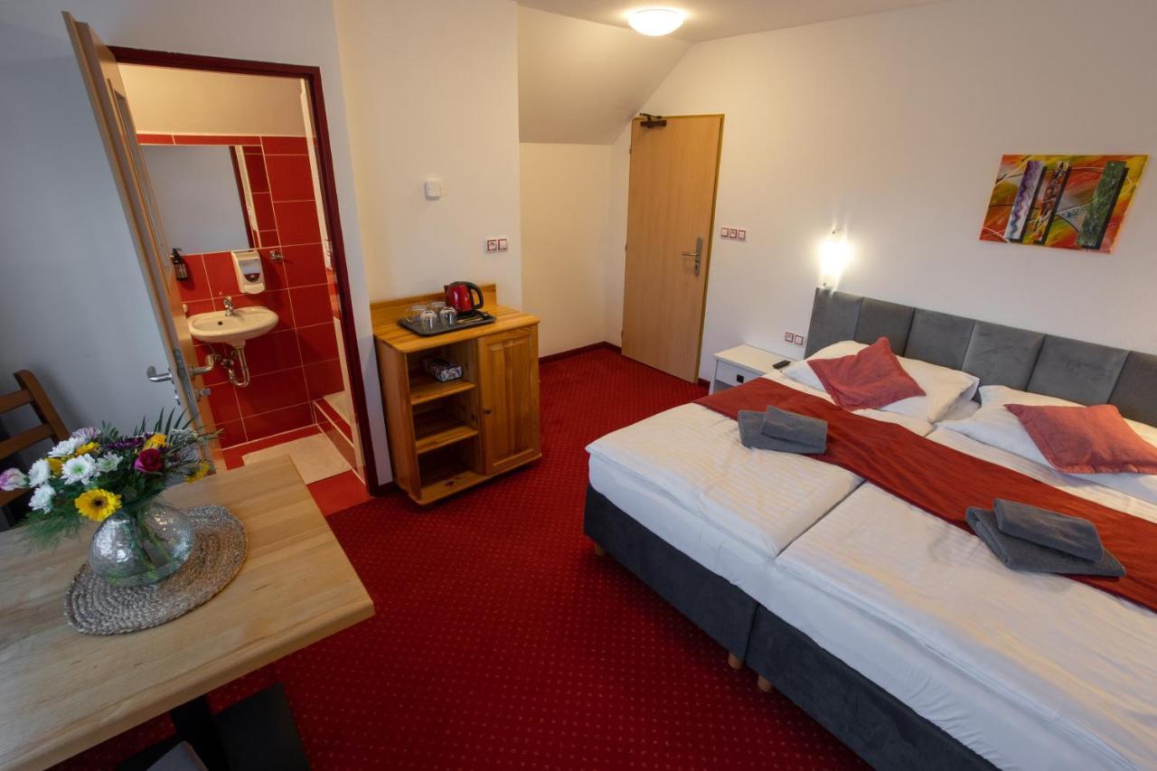 Hotel Wellness & Restaurant U Fandy Lhotka  Esterno foto