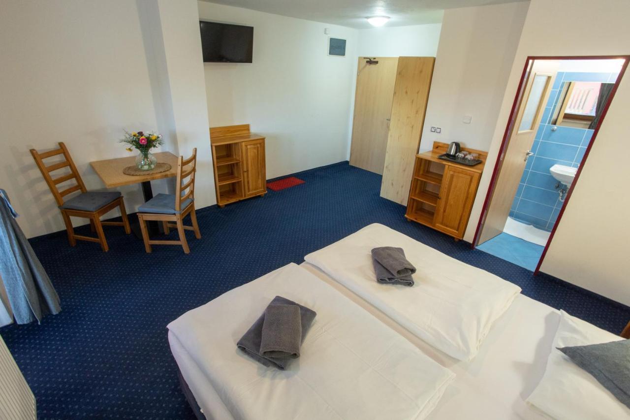 Hotel Wellness & Restaurant U Fandy Lhotka  Esterno foto