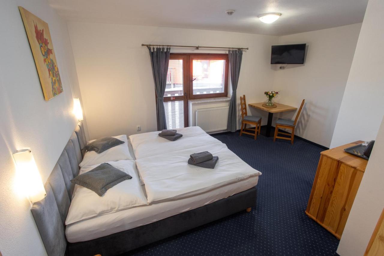 Hotel Wellness & Restaurant U Fandy Lhotka  Esterno foto