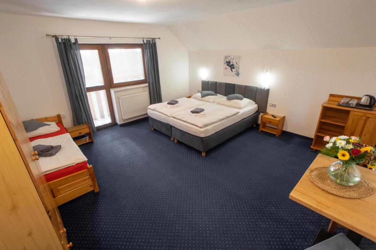 Hotel Wellness & Restaurant U Fandy Lhotka  Esterno foto