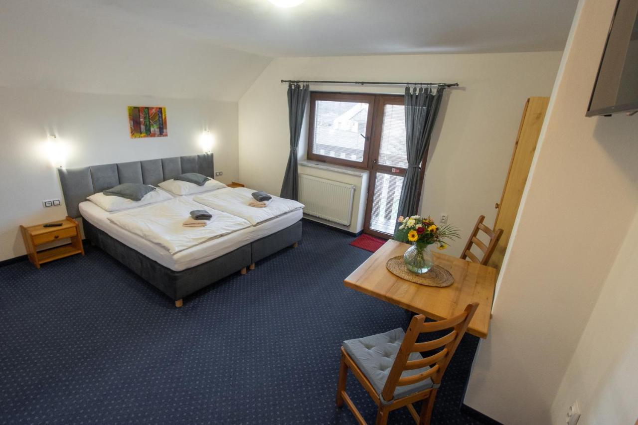 Hotel Wellness & Restaurant U Fandy Lhotka  Esterno foto