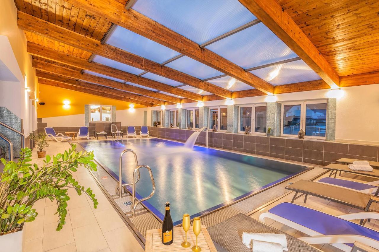 Hotel Wellness & Restaurant U Fandy Lhotka  Esterno foto